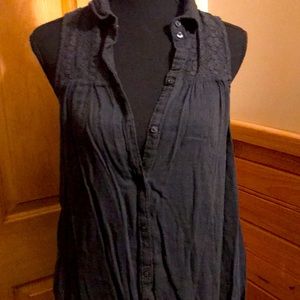 American Eagle Sleeveless Shirt